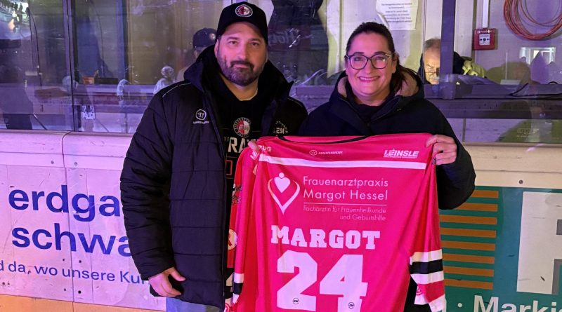 Pinke Trikots für den guten Zweck